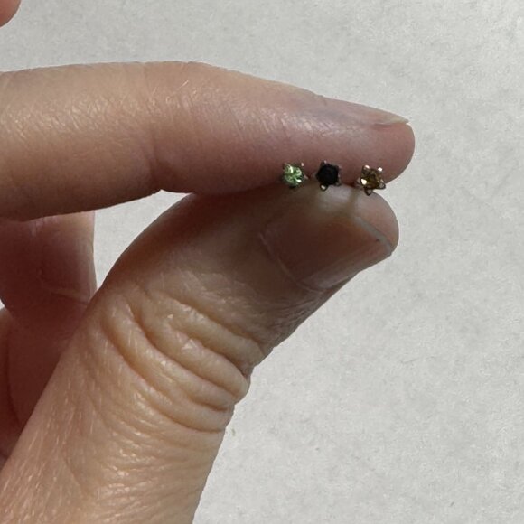 20 Gauge Topaz Yellow Star Shaped Nose Rings - Picture 15 of 16